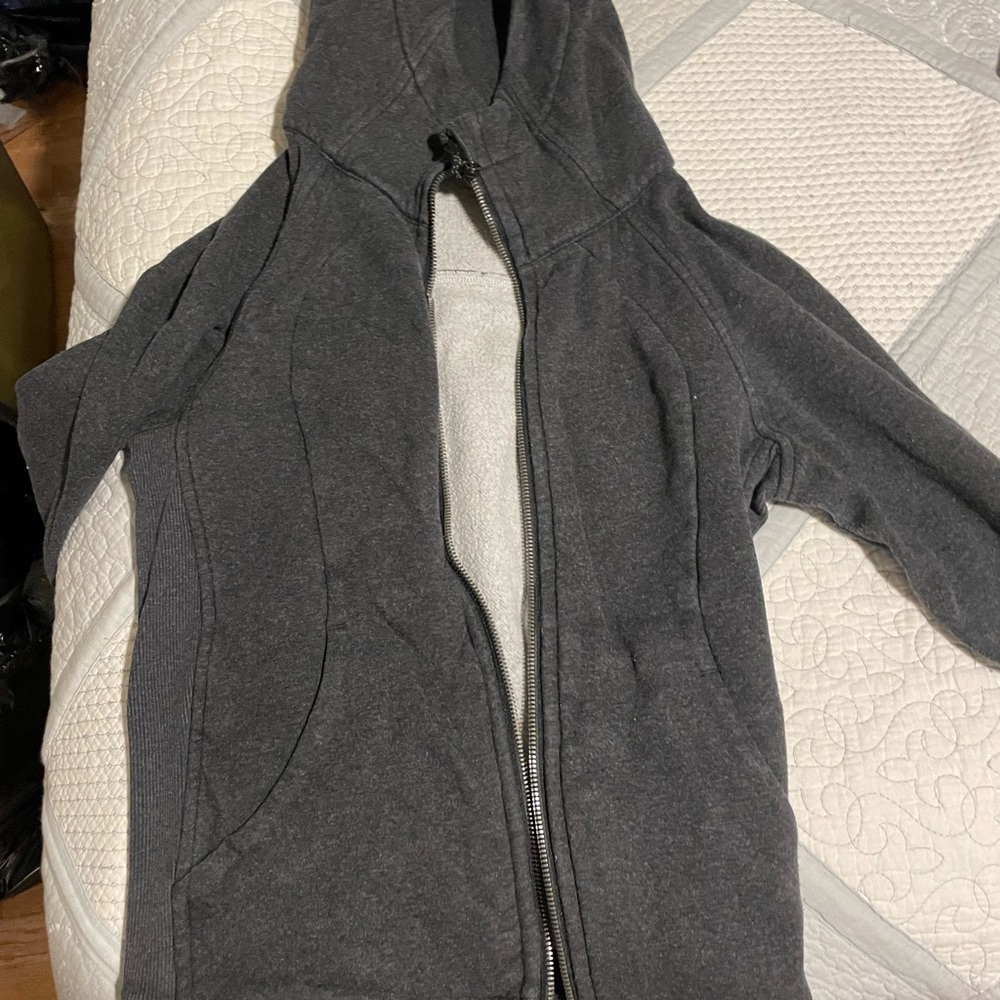 Lululemon Scuba full zip size 6